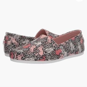 Skechers Women's Slip on BOBS Plush Tiger Cat Print Slip-On Sneaker